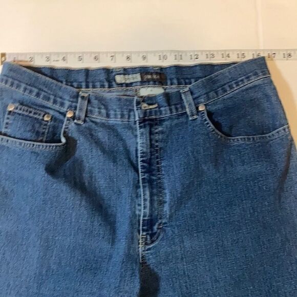 ST. John’s Bay,Women’s stretch Jeans, 33” waist - Picture 8 of 10